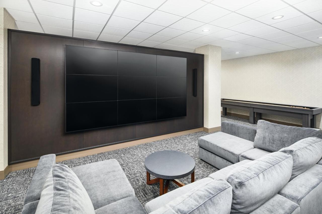 | Holiday Inn Express Richmond - Midtown, an IHG Hotel
