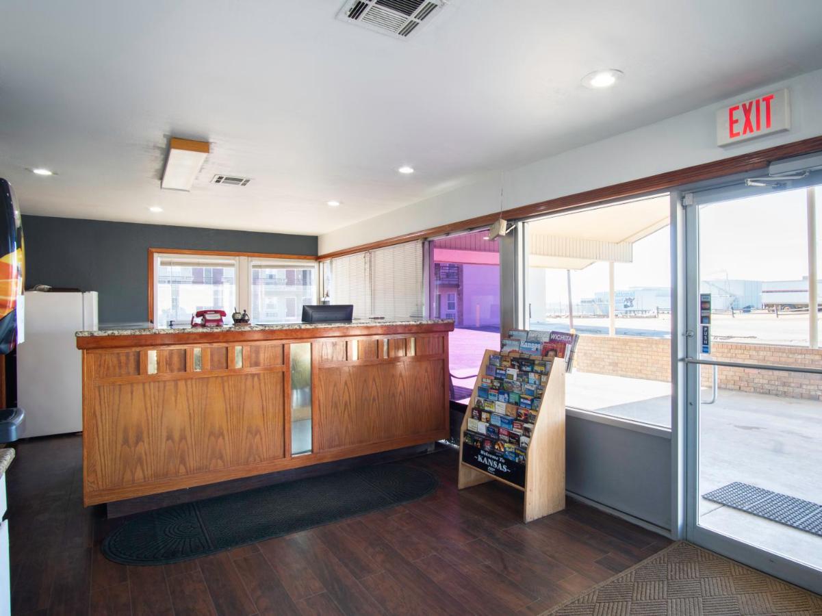| Nendels Inn & Suites Dodge City Airport