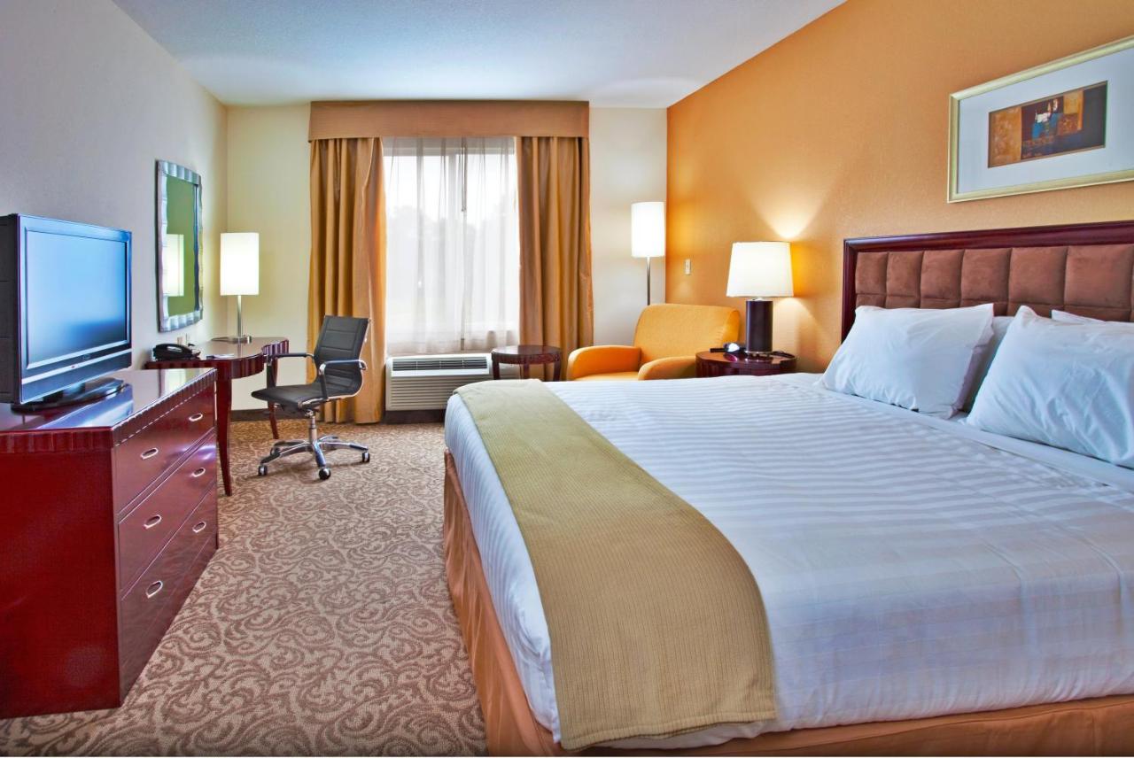  | Holiday Inn Express Hotel & Suites Brooksville