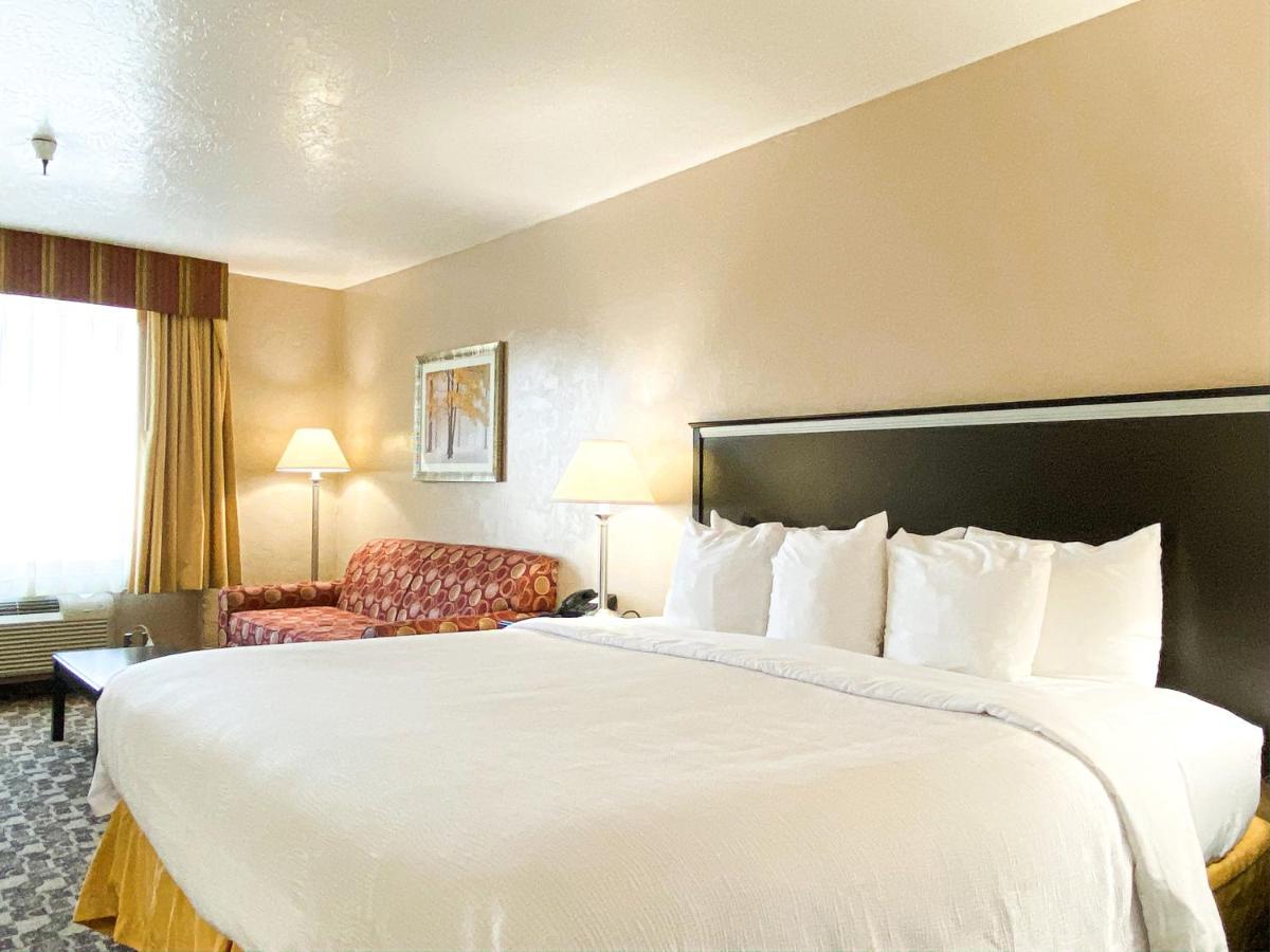 King Room - Non-Smoking at Quality Inn Vernal near Dinosaur National Monument