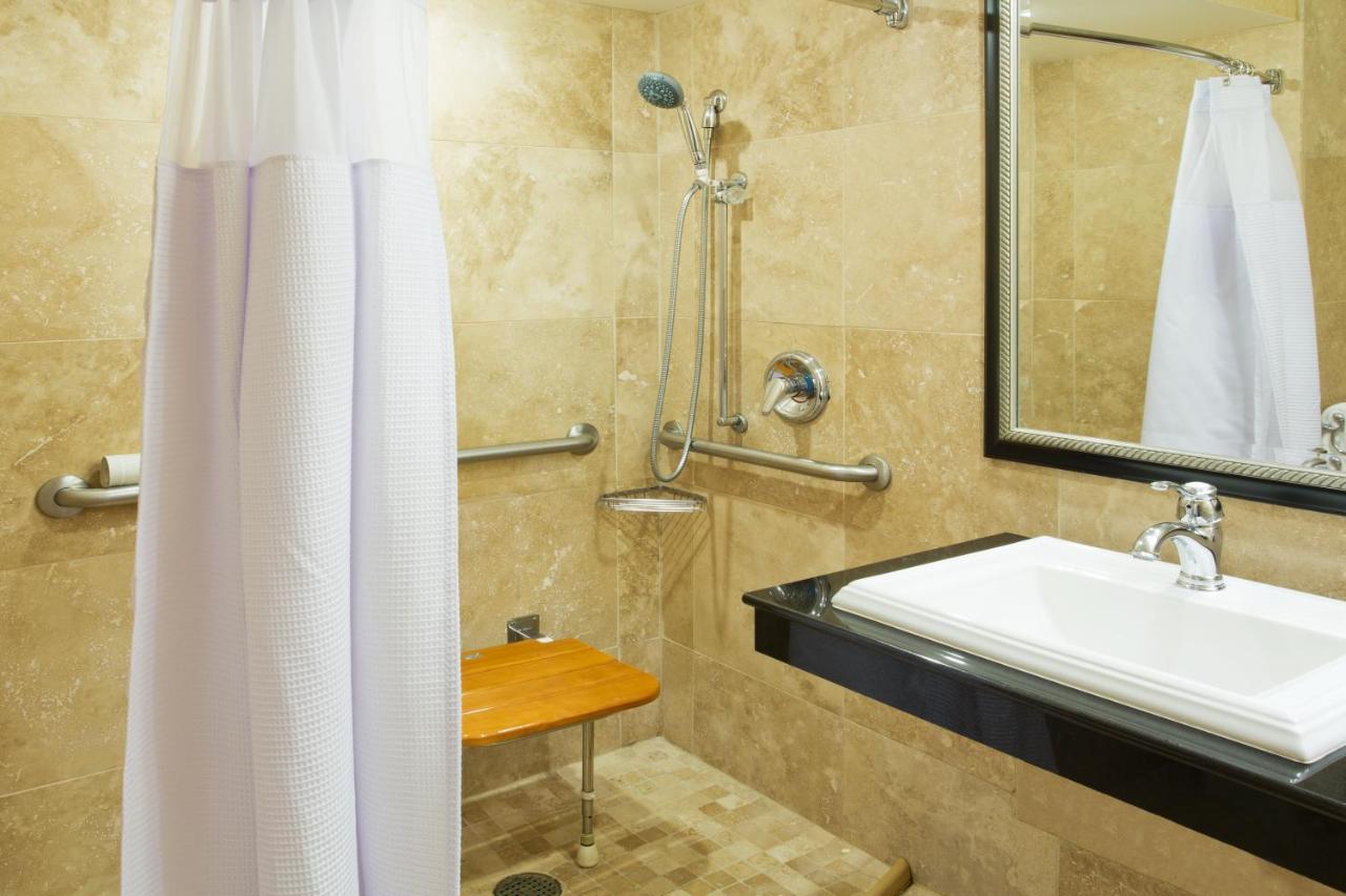 King Room with Roll-In Shower - Hearing Accessible at Crowne Plaza Portland Downtown Convention Center by IHG