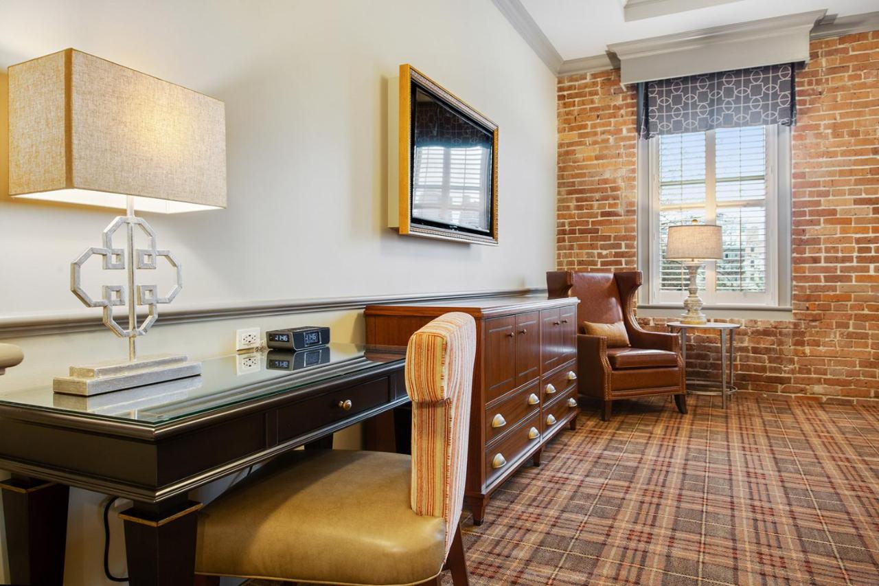 Deluxe Single Room at The Brakeman Hotel