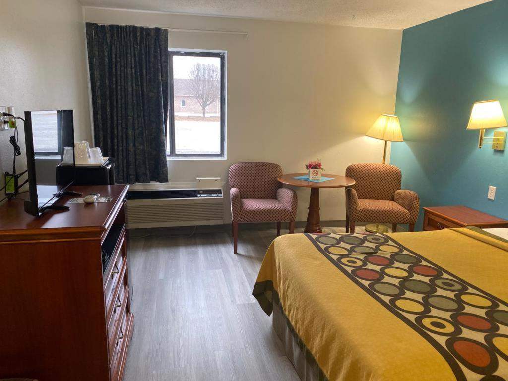 | Americas Best Value Inn West Frankfort