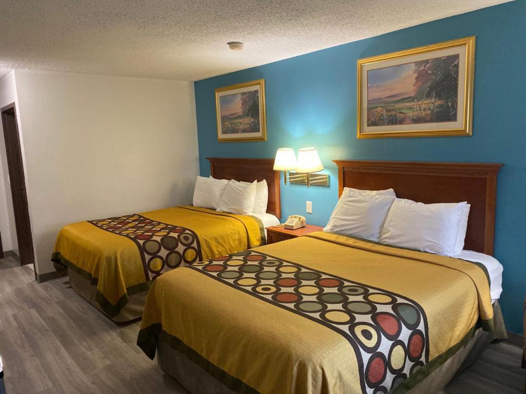 | Americas Best Value Inn West Frankfort