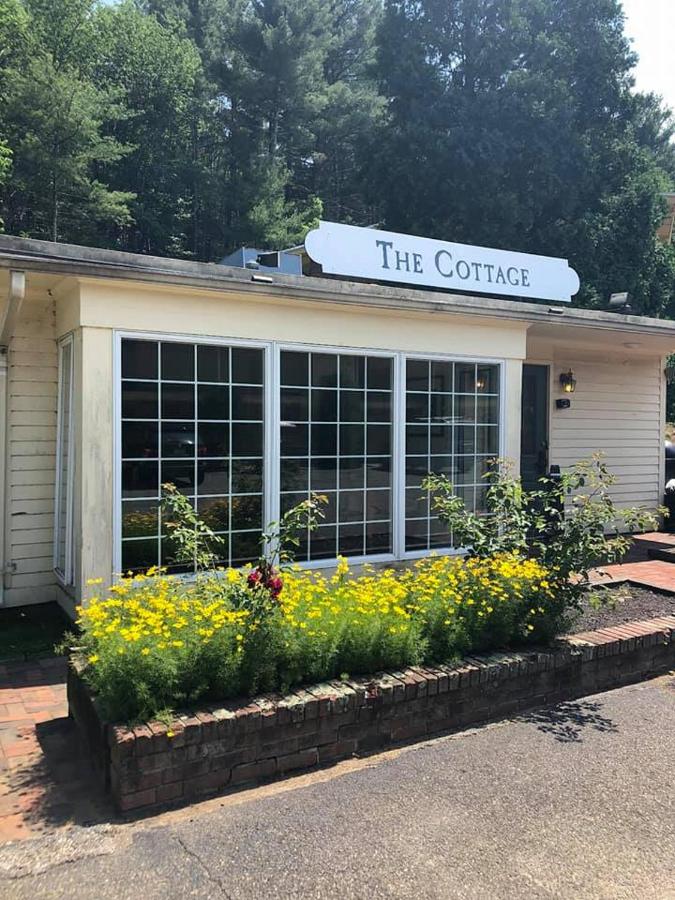 | Publick House Historic Inn and Country Motor Lodge