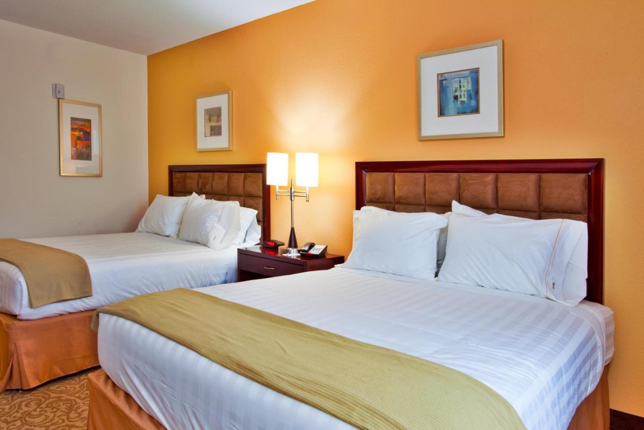 Standard Room at Holiday Inn Express Hotel & Suites Brooksville by IHG