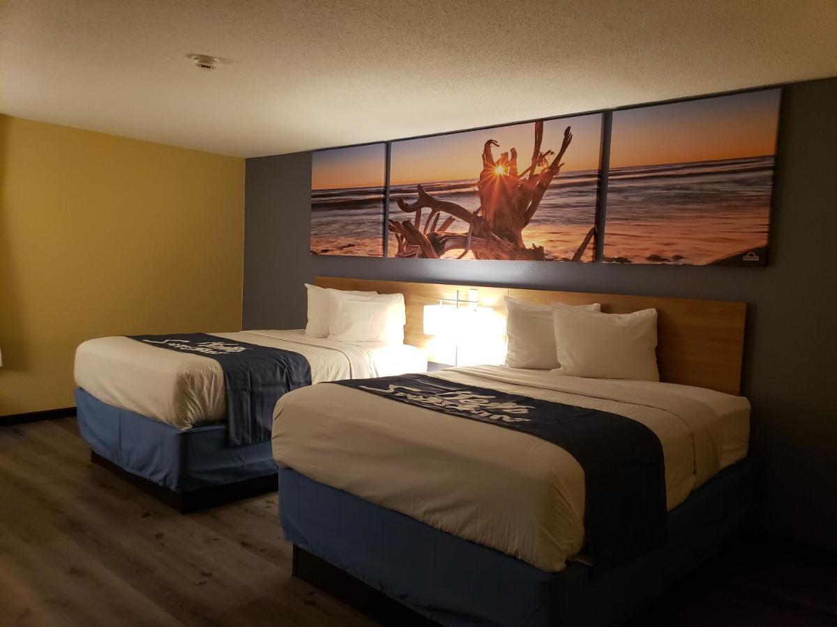 Queen Room with Two Queen Beds - Non-Smoking at Days Inn & Suites by Wyndham Merrillville