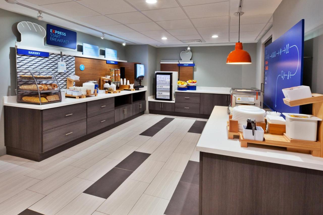 | Holiday Inn Express Hotel & Suites Dothan North, an IHG Hotel