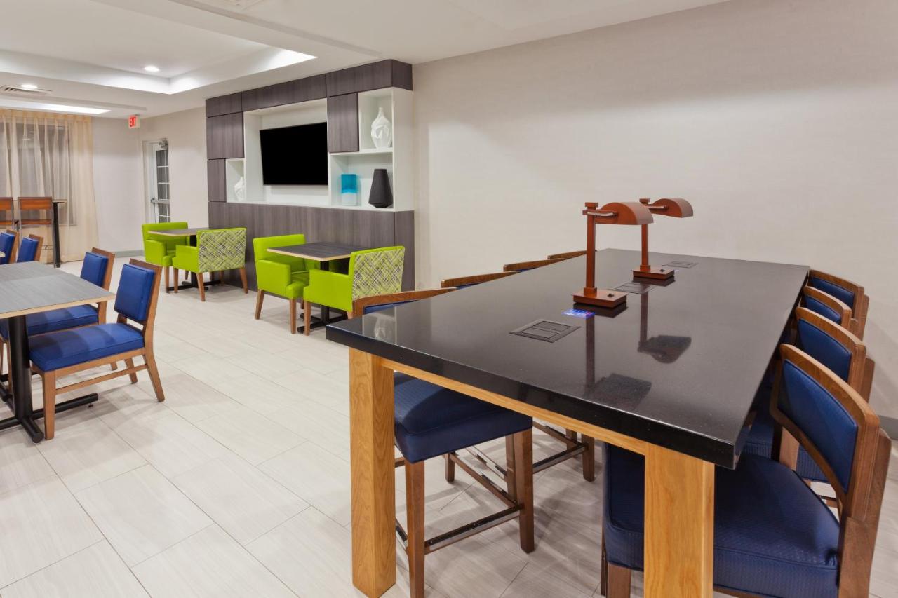 | Holiday Inn Express Hotel & Suites Dothan North, an IHG Hotel