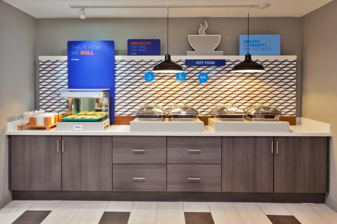 | Holiday Inn Express Hotel & Suites Dothan North, an IHG Hotel