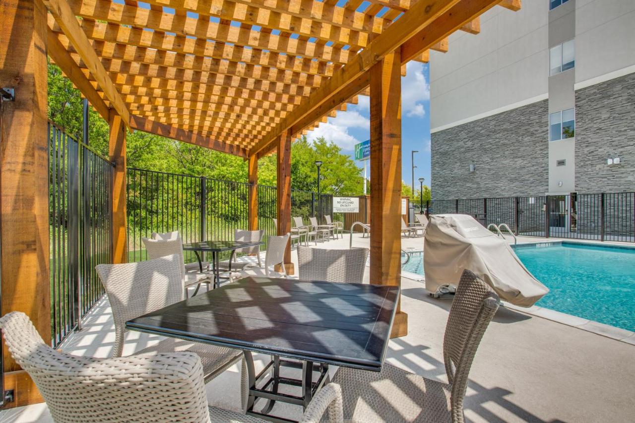 | Holiday Inn Express And Suites Denton South, an IHG Hotel
