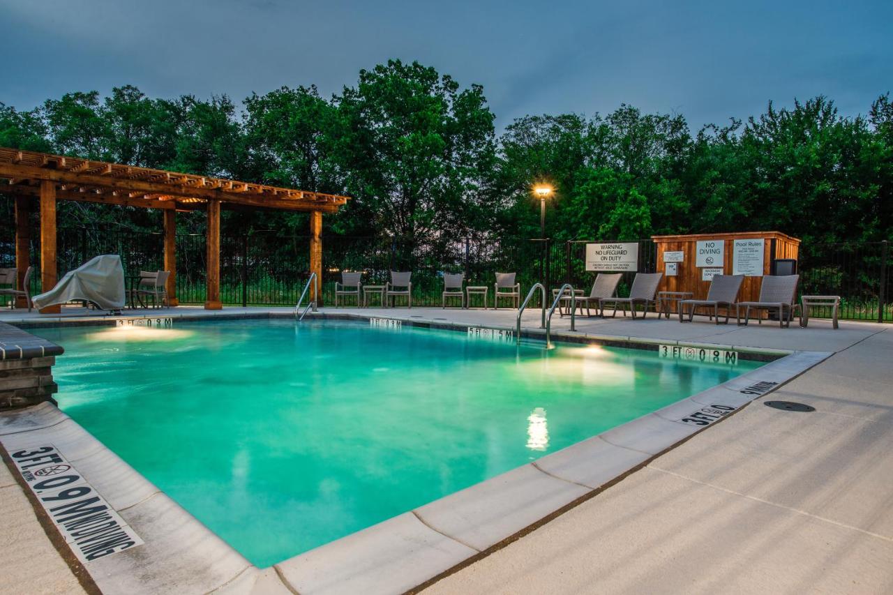 | Holiday Inn Express And Suites Denton South, an IHG Hotel