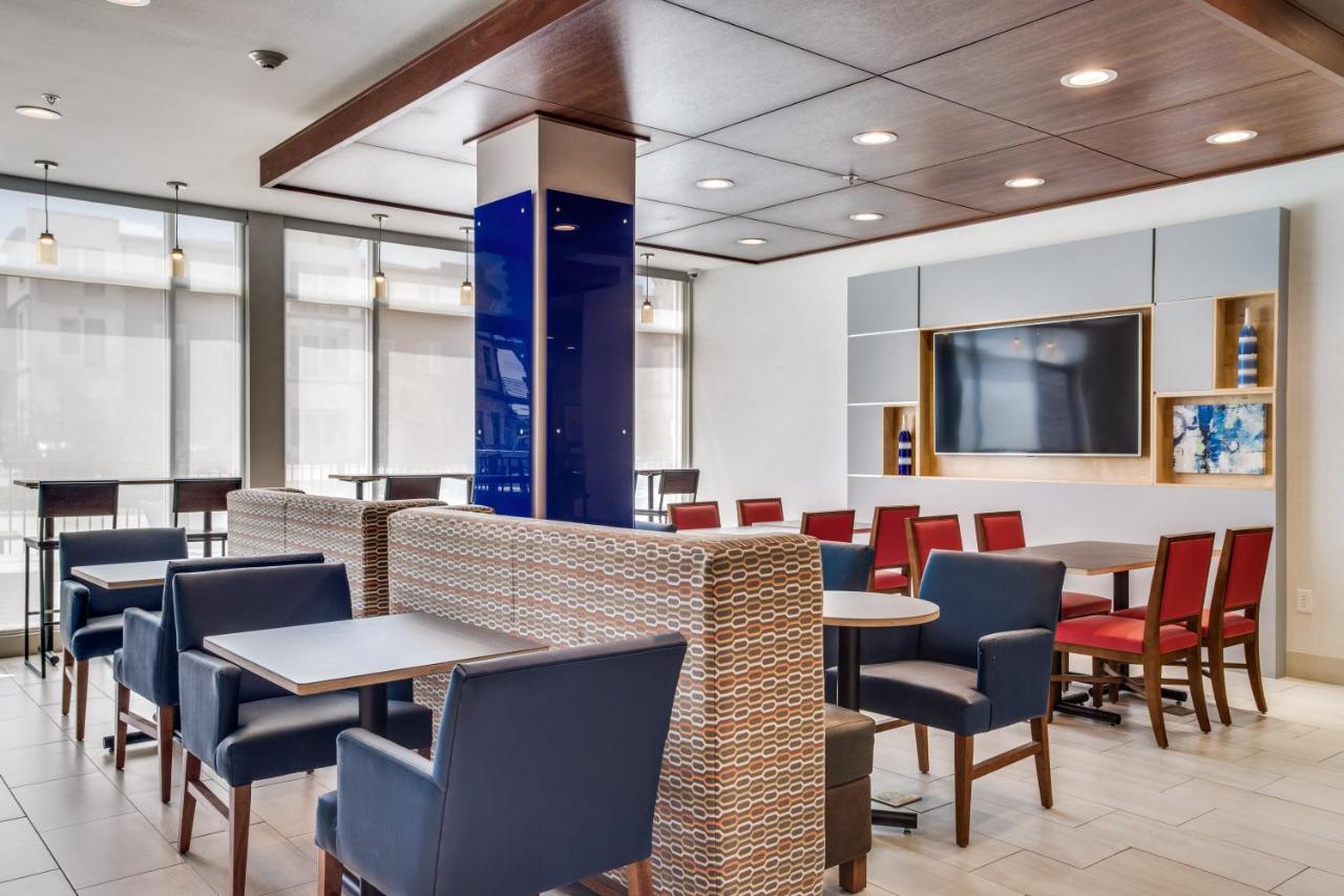 | Holiday Inn Express And Suites Denton South, an IHG Hotel