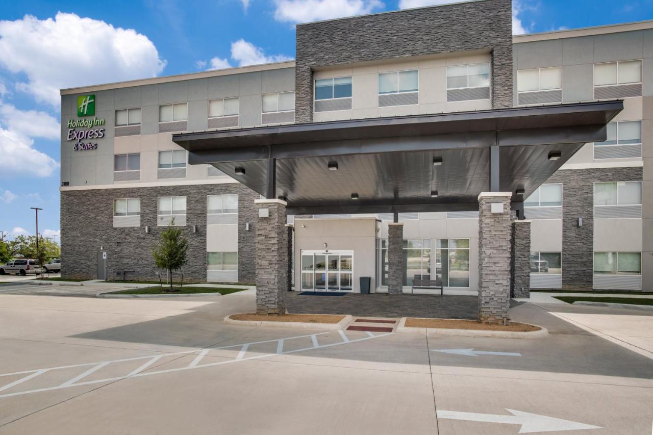 | Holiday Inn Express And Suites Denton South, an IHG Hotel