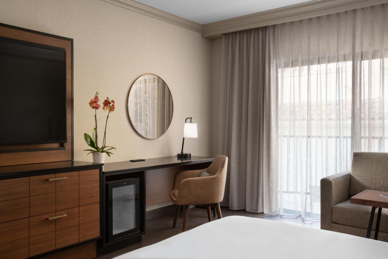 King Room with Tub - Disability Access at Hyatt Regency Westlake