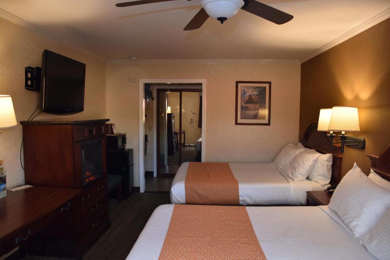 Double Room - Disability Access at Dynasty Suites Redlands