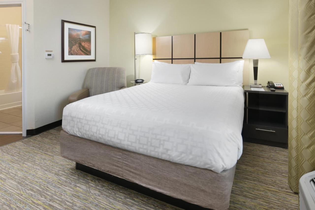 Queen Studio Suite - Mobility Access Tub/Non-Smoking at Candlewood Suites Odessa by IHG