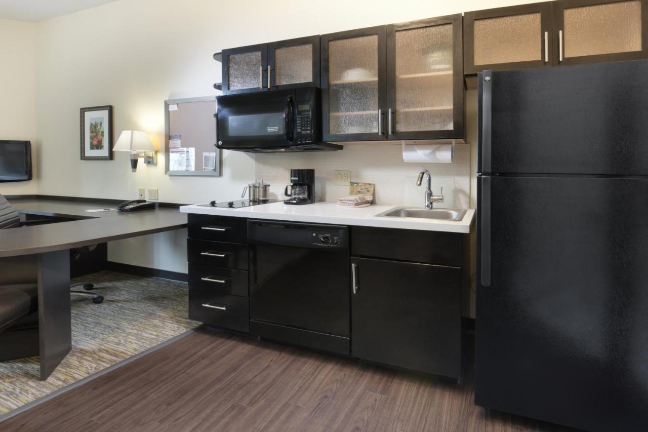 Queen Studio - Disability Access at Candlewood Suites Odessa by IHG