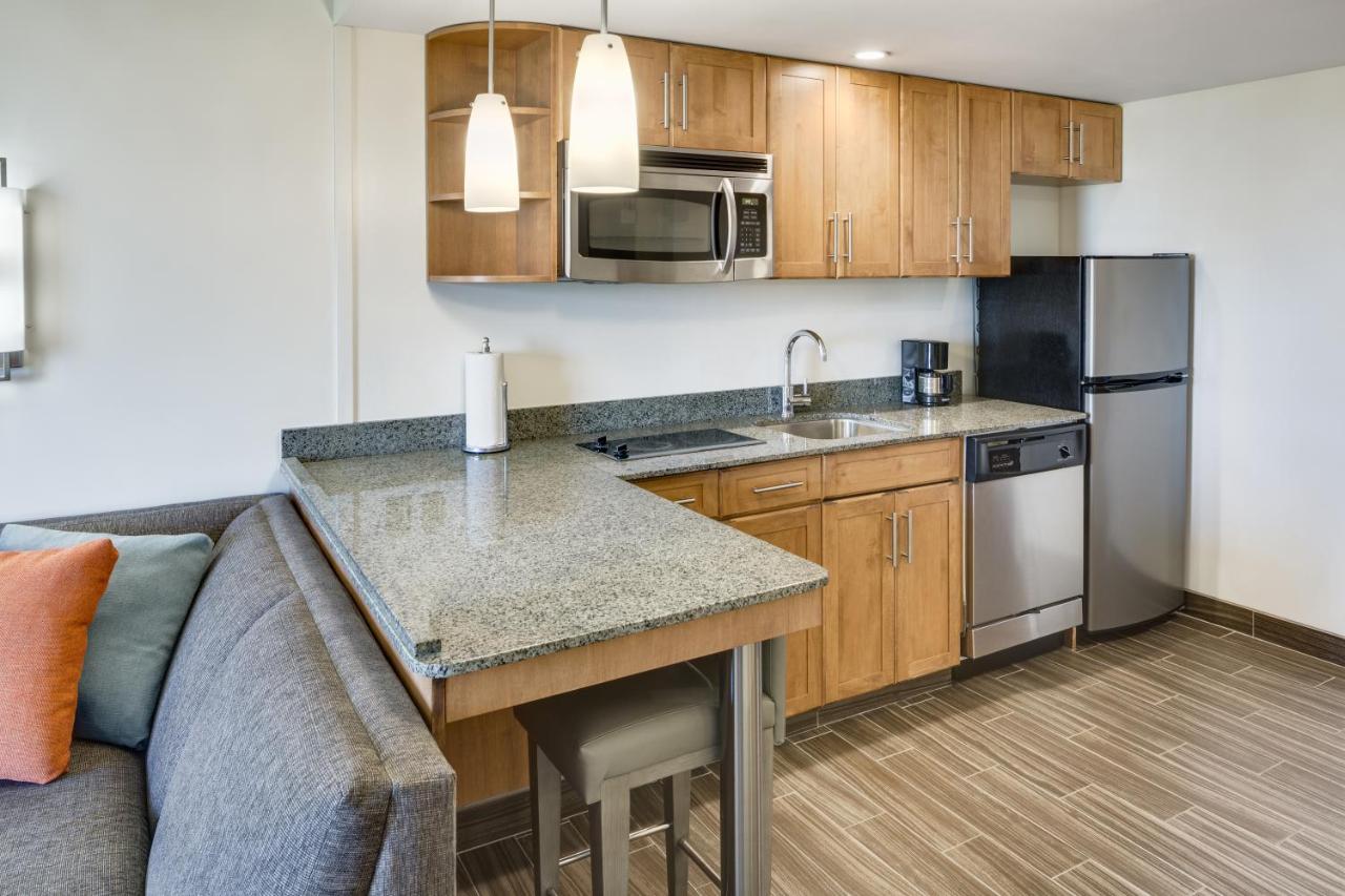 King Studio at HYATT house Hartford North/Windsor