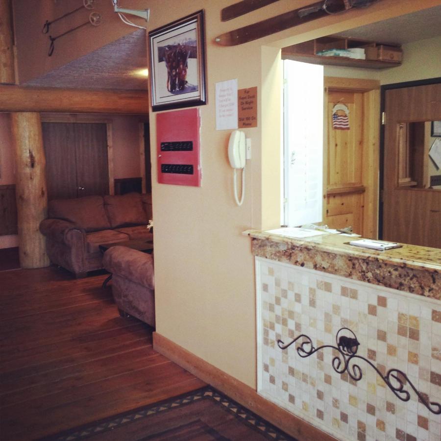 | New Summit Inn