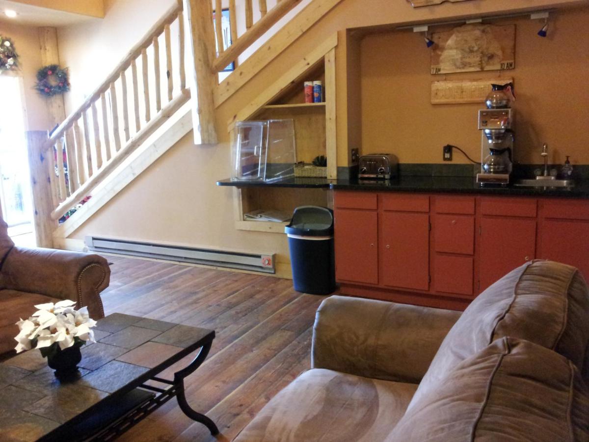 | New Summit Inn