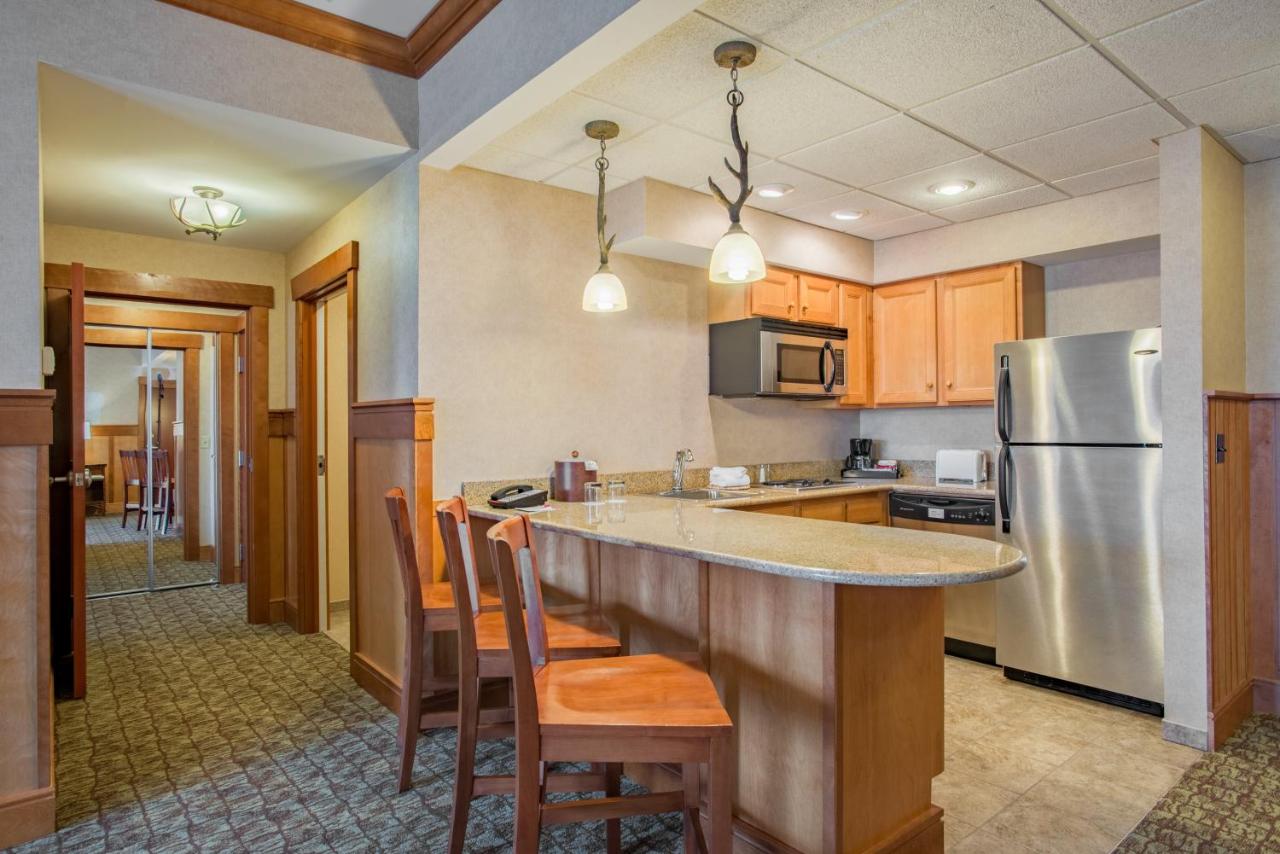Deluxe King Suite at Grandview Lake Placid