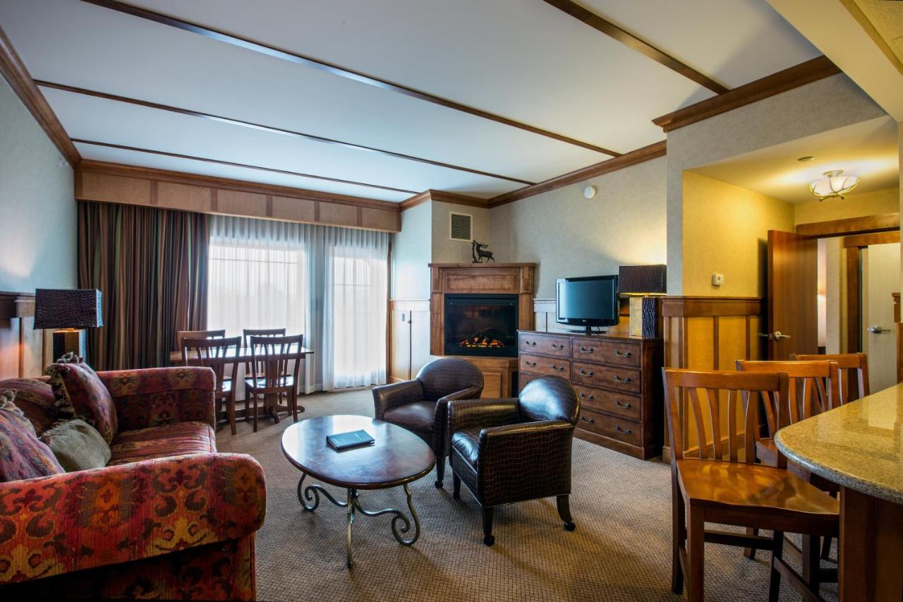 Deluxe King Suite at Grandview Lake Placid