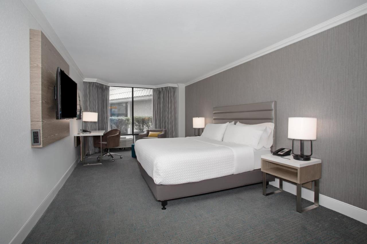King Room - Hearing Accessible at Crowne Plaza Costa Mesa Orange County, an IHG Hotel