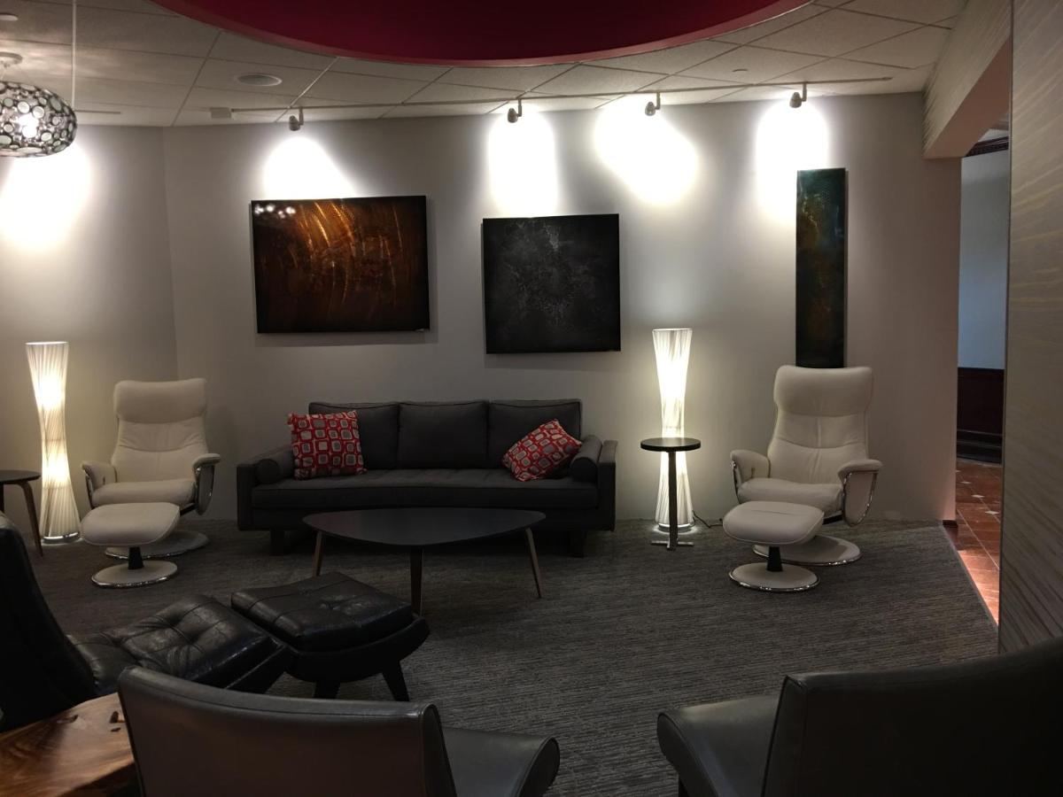 | Radisson Hotel Cincinnati Riverfront