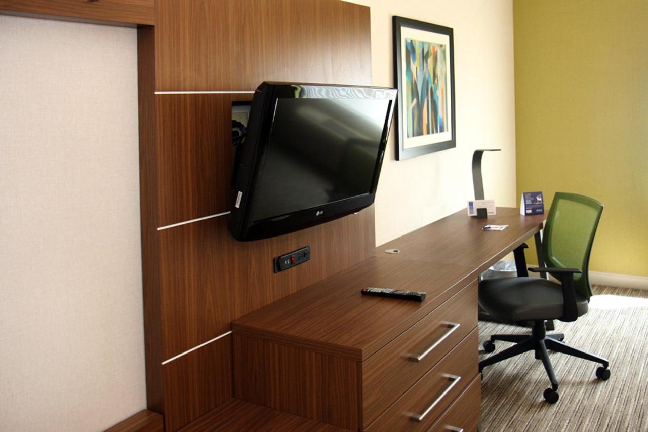  | Holiday Inn Express Branford-New Haven, an IHG Hotel