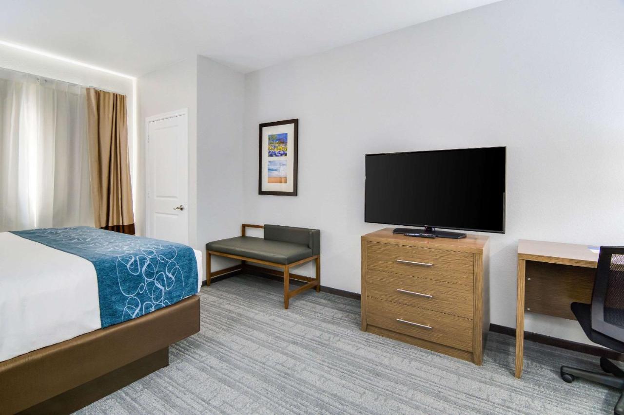 King Suite - Accessible/Non-Smoking at Comfort Suites DeSoto Dallas South