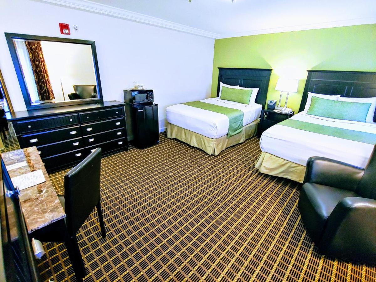 Superior Double Room at The Wilshire Grand Hotel