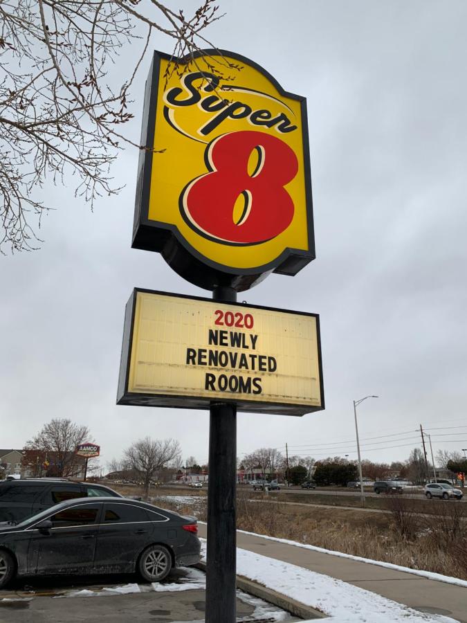 | Super 8 by Wyndham Greeley