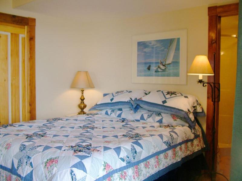 | Beach Cottage Inn