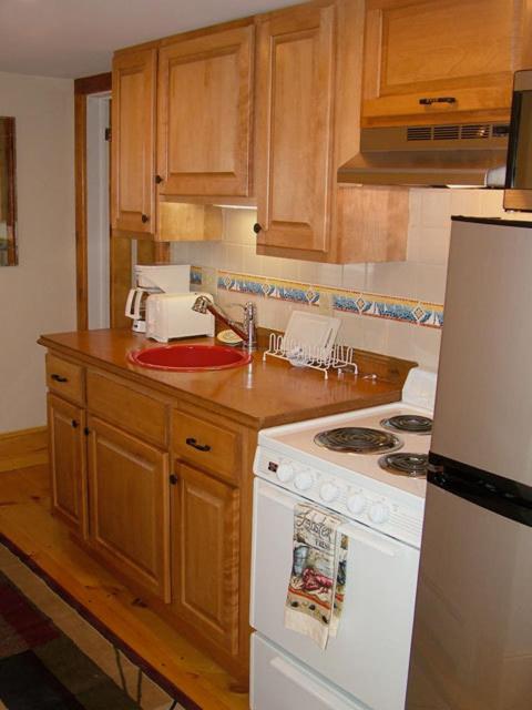 | Beach Cottage Inn