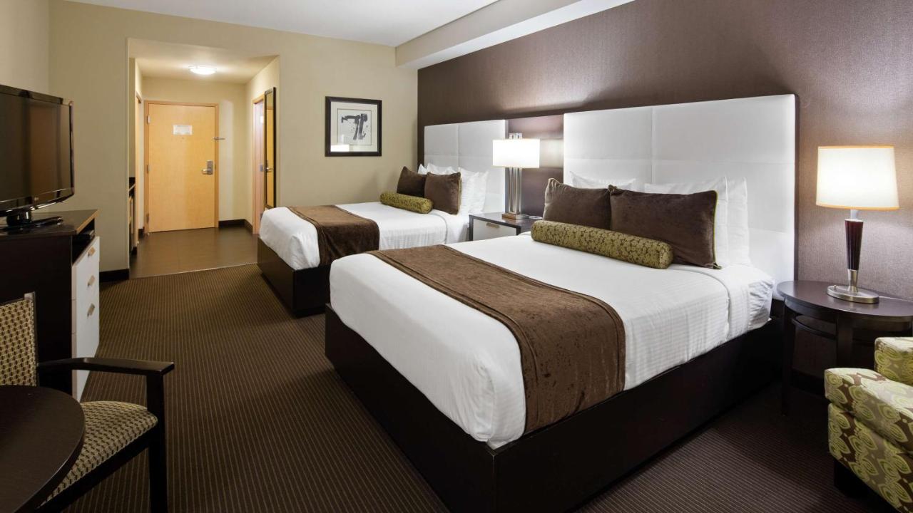 Queen Room with Two Queen Beds and Mobility Accessible Roll-In Shower - Non-Smoking at Best Western Plus Miami Intl Airport Hotel & Suites Coral Gables
