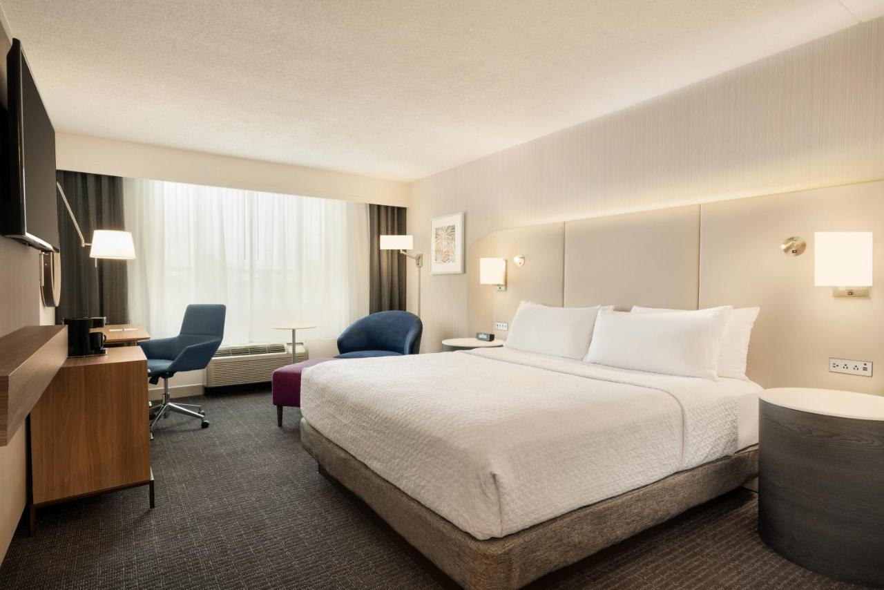 | Crowne Plaza Hotel Philadelphia - King of Prussia, an IHG Hotel