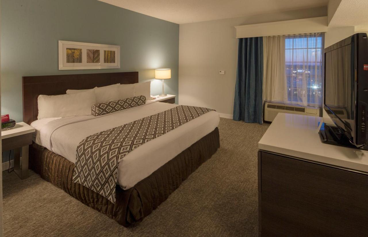 King Room at Crowne Plaza Suites Pittsburgh South