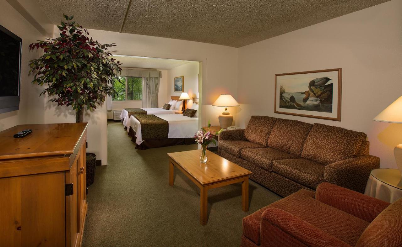 Superior Suite at Coast Inn at Lake Hood
