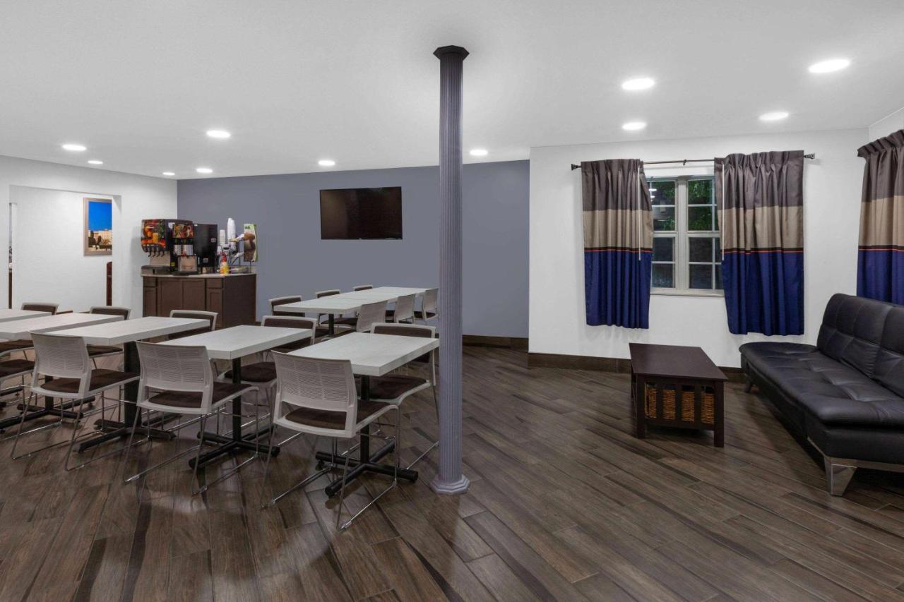 | Microtel Inn Suite by Wyndham BWI Airport