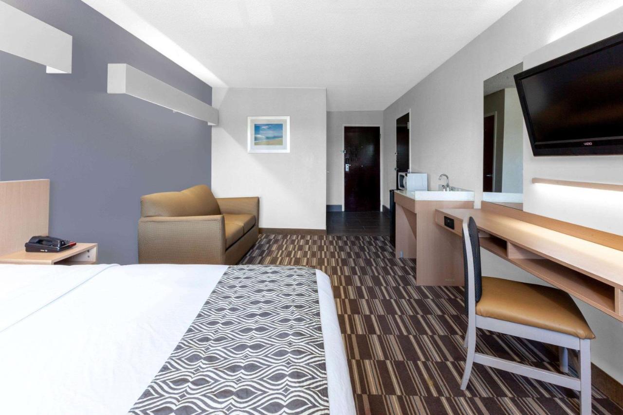 | Microtel Inn Suite by Wyndham BWI Airport