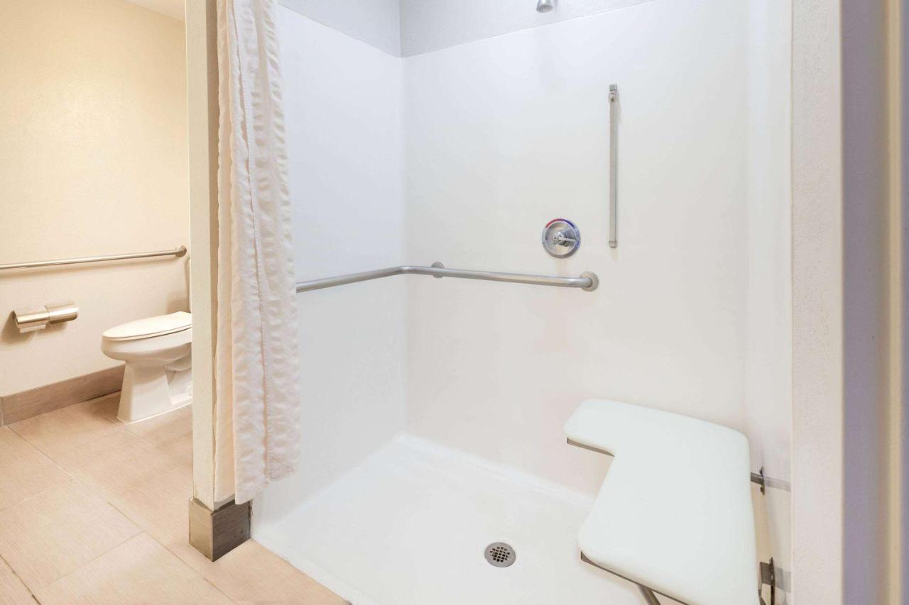 | Microtel Inn Suite by Wyndham BWI Airport