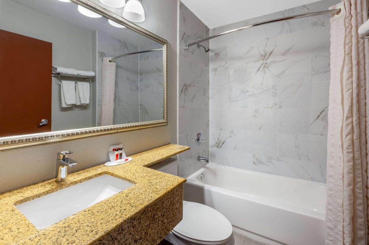 | Microtel Inn Suite by Wyndham BWI Airport