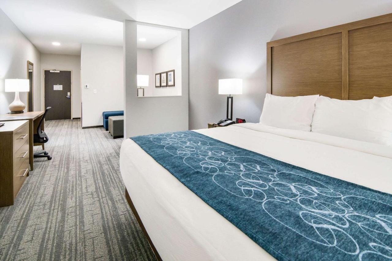 King Suite - Accessible/Non-Smoking at Comfort Suites DeSoto Dallas South