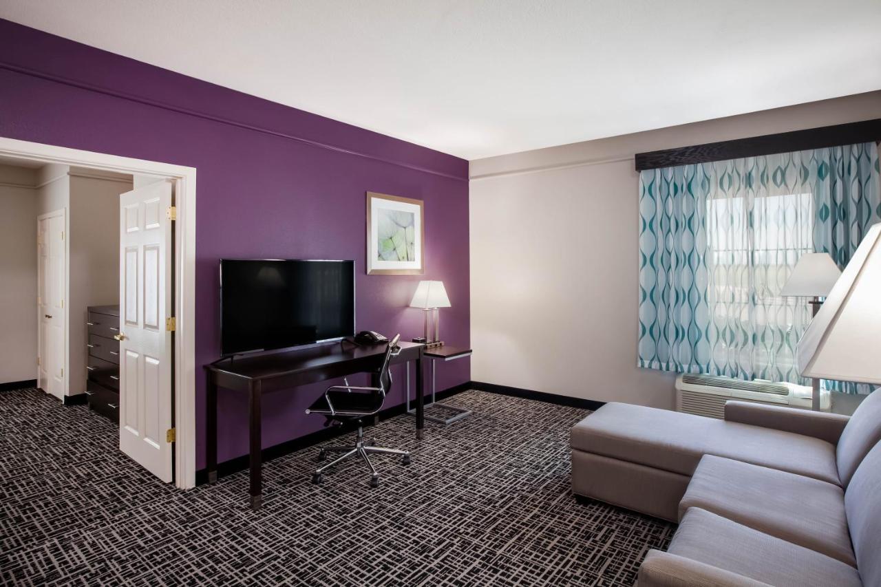 King Family Suite with Bathtub - Mobility Accessible/Non-Smoking at La Quinta Inn & Suites by Wyndham Lubbock North