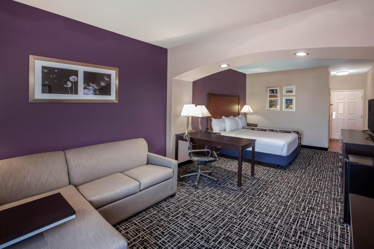 Executive King Room at La Quinta Inn & Suites by Wyndham Lubbock North