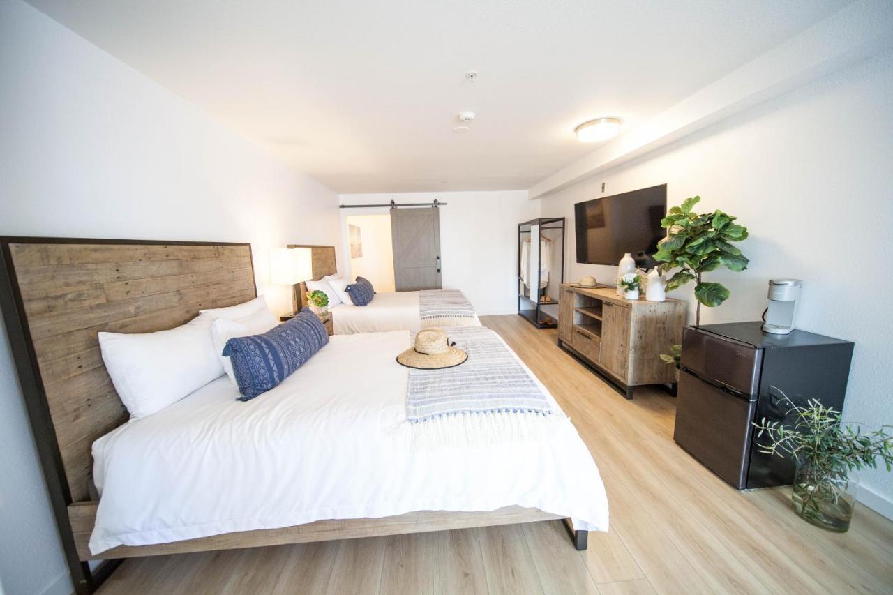 Queen Room with Two Queen Beds - Non-Smoking at The Surfbreak Hotel