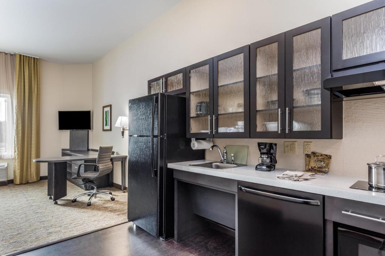 Queen Studio Suite with Two Queen Beds - Mobility Acces Tub/Non-Smoking at Candlewood Suites Bethlehem South, an IHG Hotel