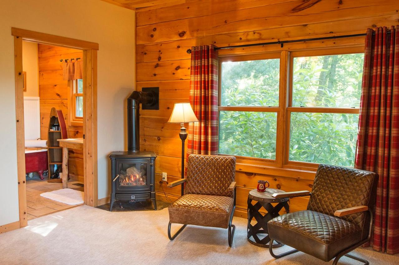 | Lazy Bear Lodge