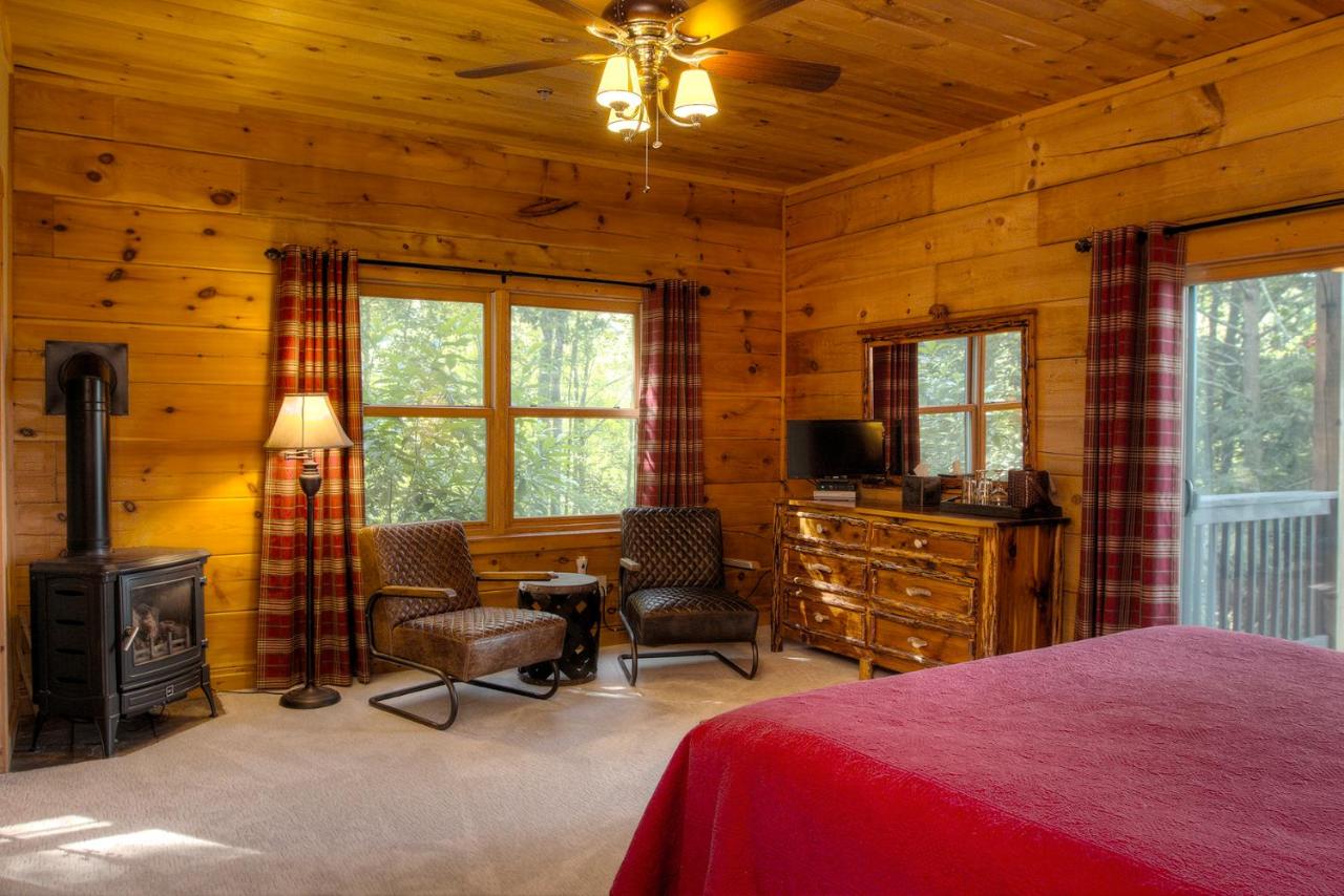 | Lazy Bear Lodge